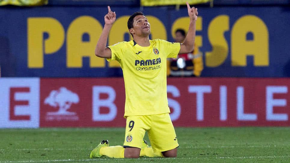 ¡Carlos Bacca le hizo gol al FC Barcelona en la Liga española!