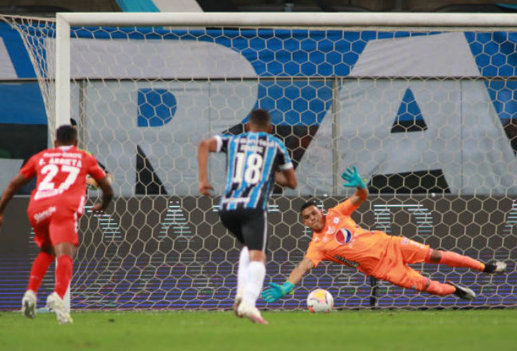 América de Cali: ¡Joel Graterol vuelve a atajar penalti!