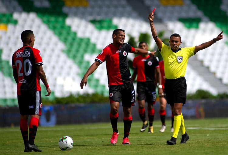 Cúcuta Deportivo, Alcatraz García y “si esto me cuesta la salida, lo asumo con altura”