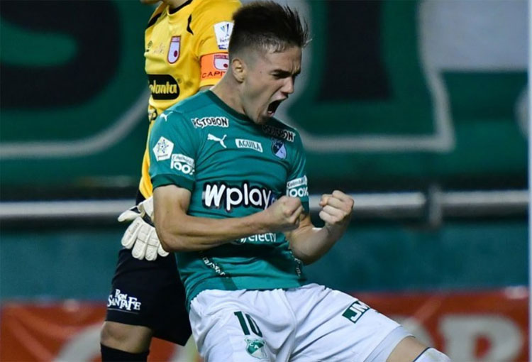 Agustín Palavecino y el mensaje que le dejó un crack de la Premier League en Instagram