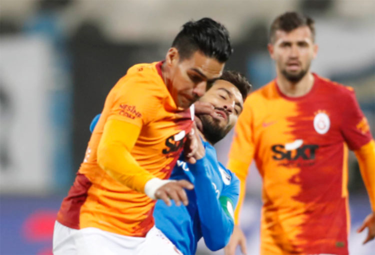 ¿Cuántas veces expulsaron a Falcao García en su carrera?