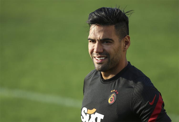 DT de Galatasaray sobre Falcao García: “Tiene buena técnica y habilidad”