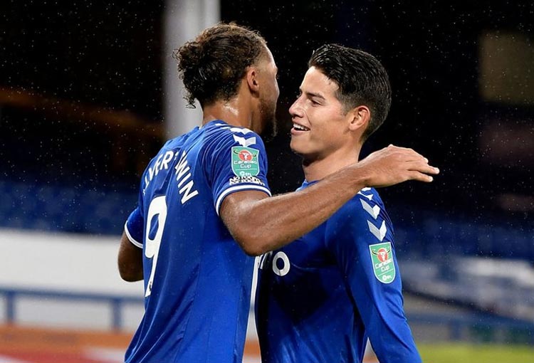 Calvert-Lewin está feliz por jugar con James Rodríguez
