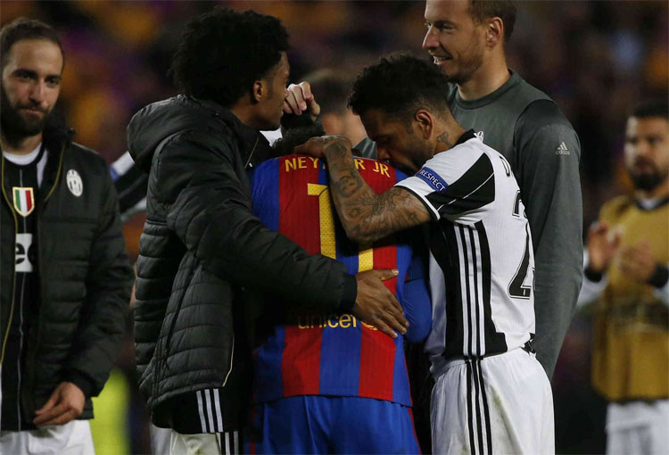 El día en que Cuadrado consoló a Neymar tras duelo entre Juventus y Barcelona