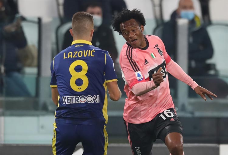 Juan Guillermo Cuadrado, VAR y travesaño evitan su gol y asistencia con Juventus