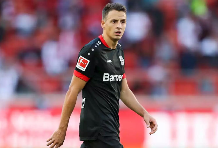 ¿Reemplazo para Santiago Arias en Bayer Leverkusen?