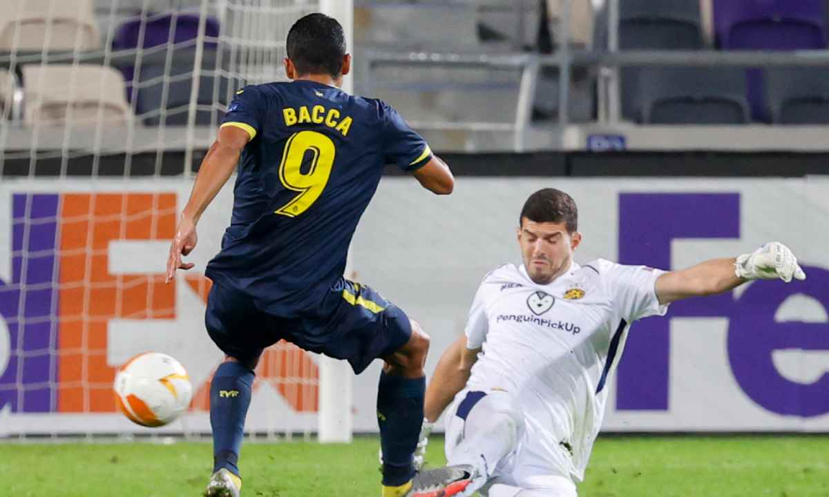 Carlos Bacca y una asistencia 'a lo James' en Europa League