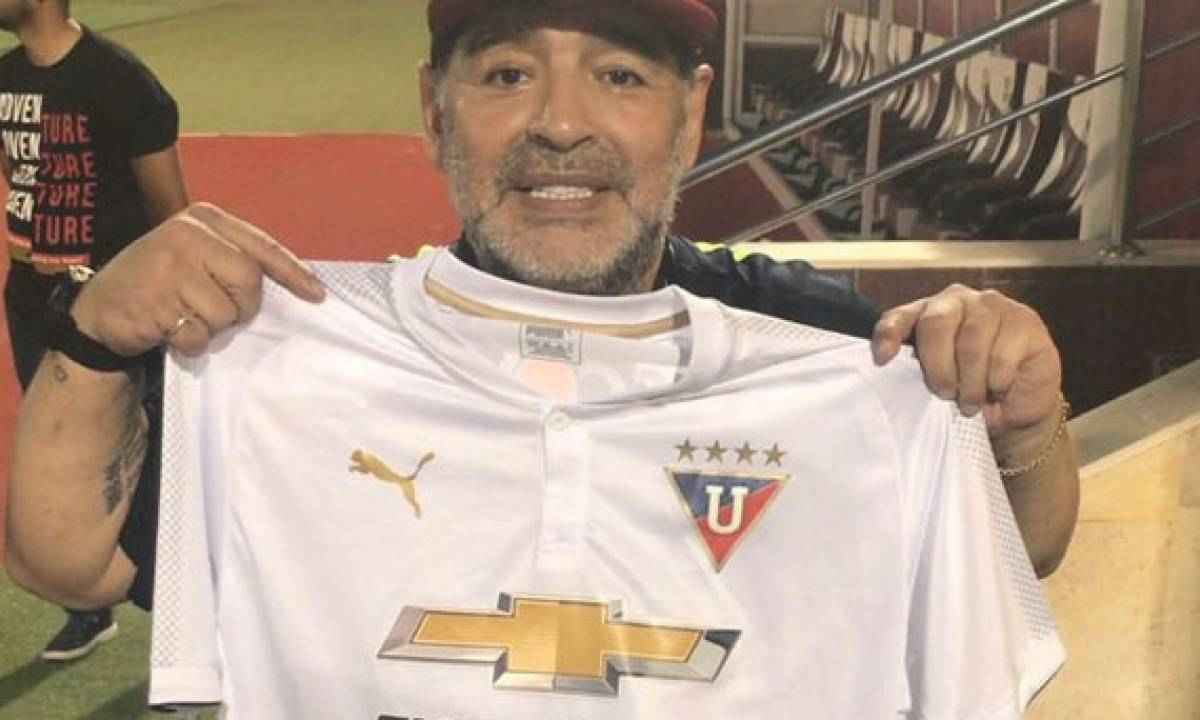 El magnífico homenaje en el fútbol de Ecuador a Maradona