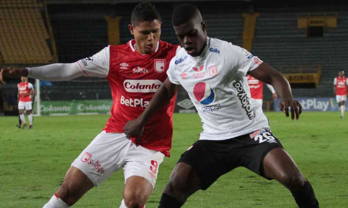 En un partido sin emociones, América eliminó a Santa Fe en penales