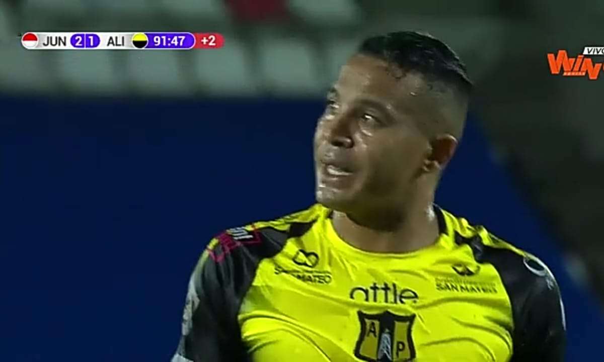La dura patada de Teófilo Gutiérrez a Macnelly Torres