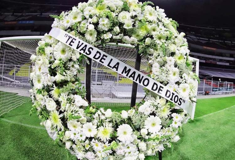 Estadio Azteca le rindió homenaje a Diego Maradona