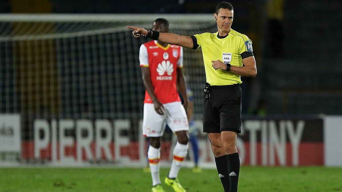 Polémica en Santa Fe tras confirmarse que Wilmar Roldán pitará ante Equidad
