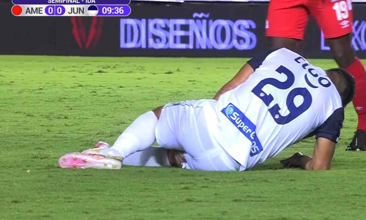'Teo' Gutiérrez solamente duró 10 minutos en cancha
