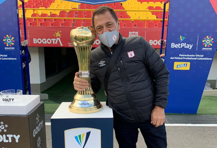 Tulio Gomez Y Su Mensaje Al Trofeo De La Liga Betplay