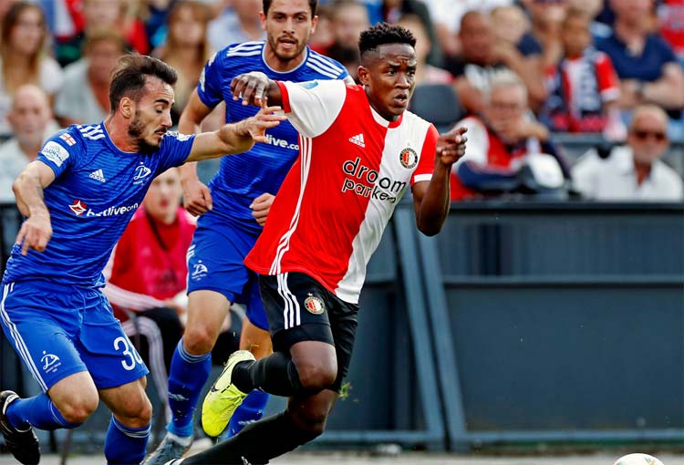 Luis Sinisterra volvió a una convocatoria con el Feyenoord