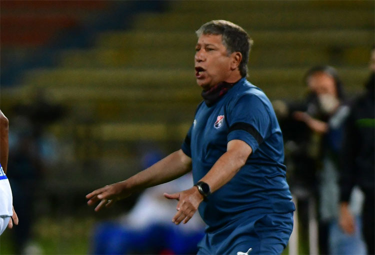Bolillo Gómez y el elogio a Agustín Vuletich por su debut goleador con el DIM