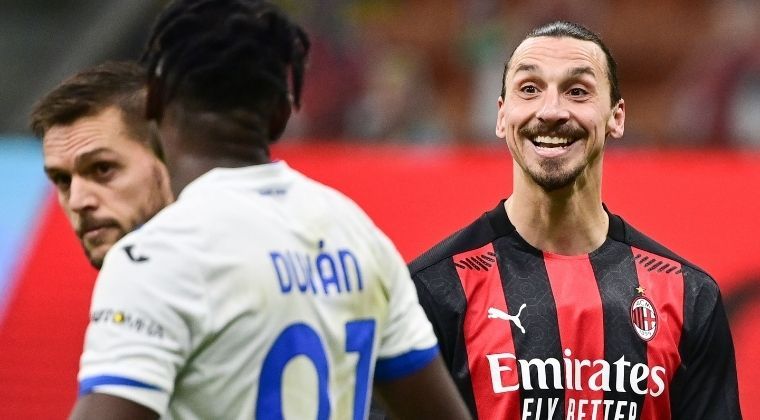 La burla de Zlatan Ibrahimovic a Duván Zapata en la goleada de Atalanta sobre Milan