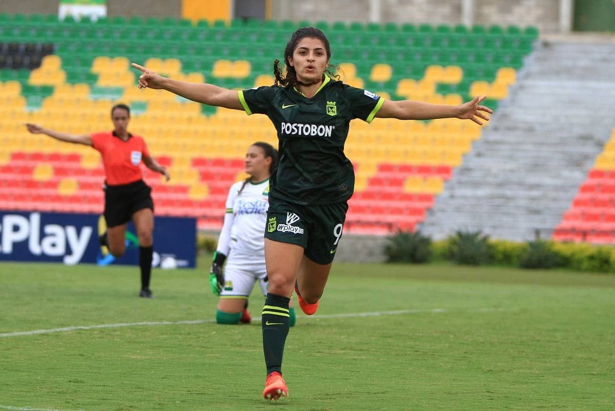 La delantera de Nacional que fue transferida al fútbol de España
