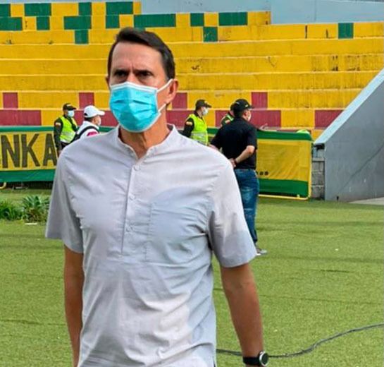 Alexandre Guimarães se quejó del arbitraje en Bucaramanga