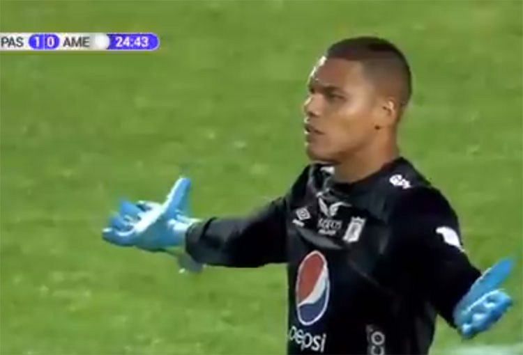 Joel Graterol: de la impresionante atajada al reclamo a sus compañeros