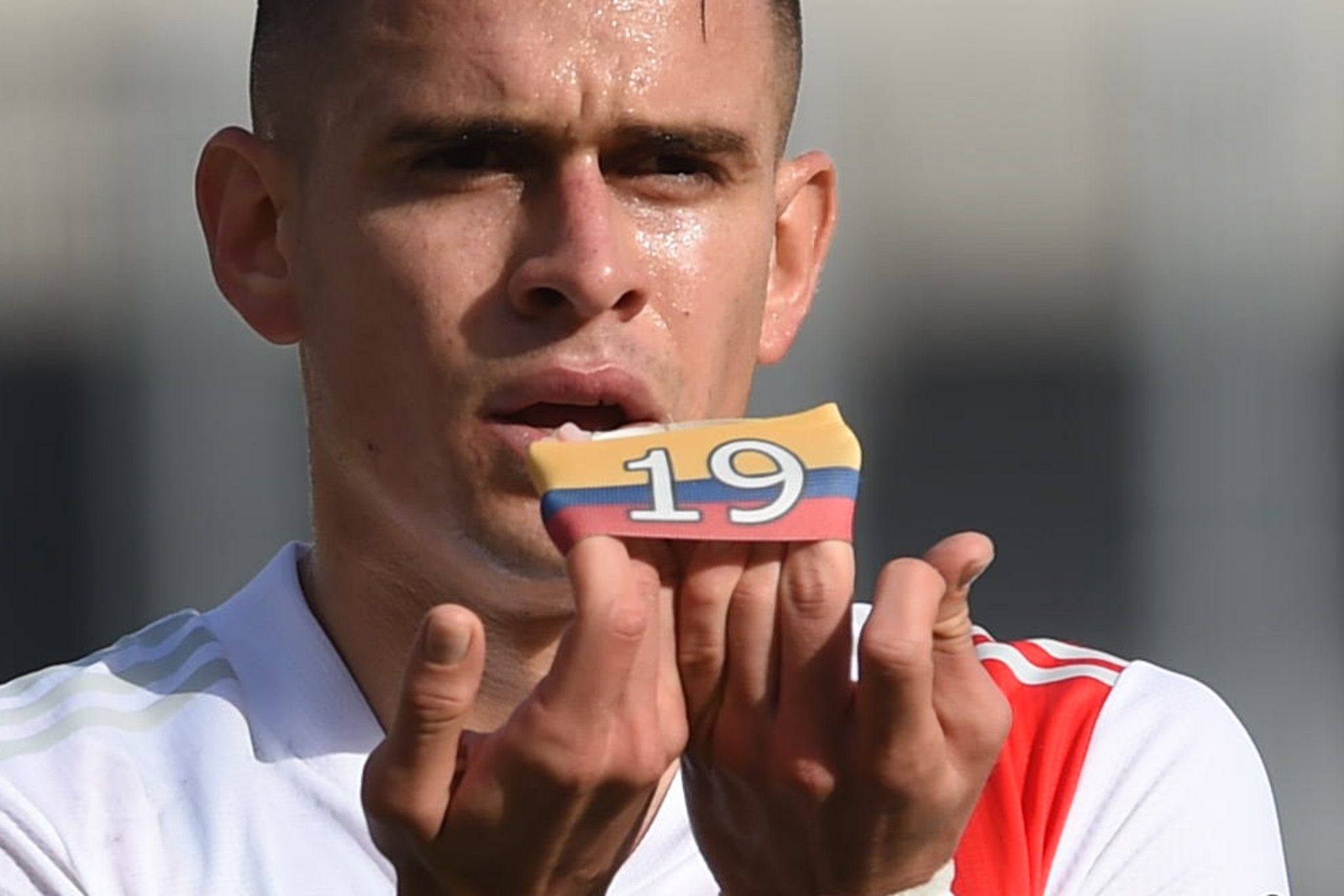 Rafa Borré: gol con River Plate y dedicatoria a la situación de Colombia